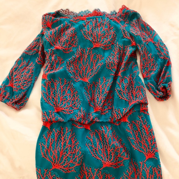 Lilly Pulitzer coral lace scalloped dress - size 2 - Picture 3 of 4